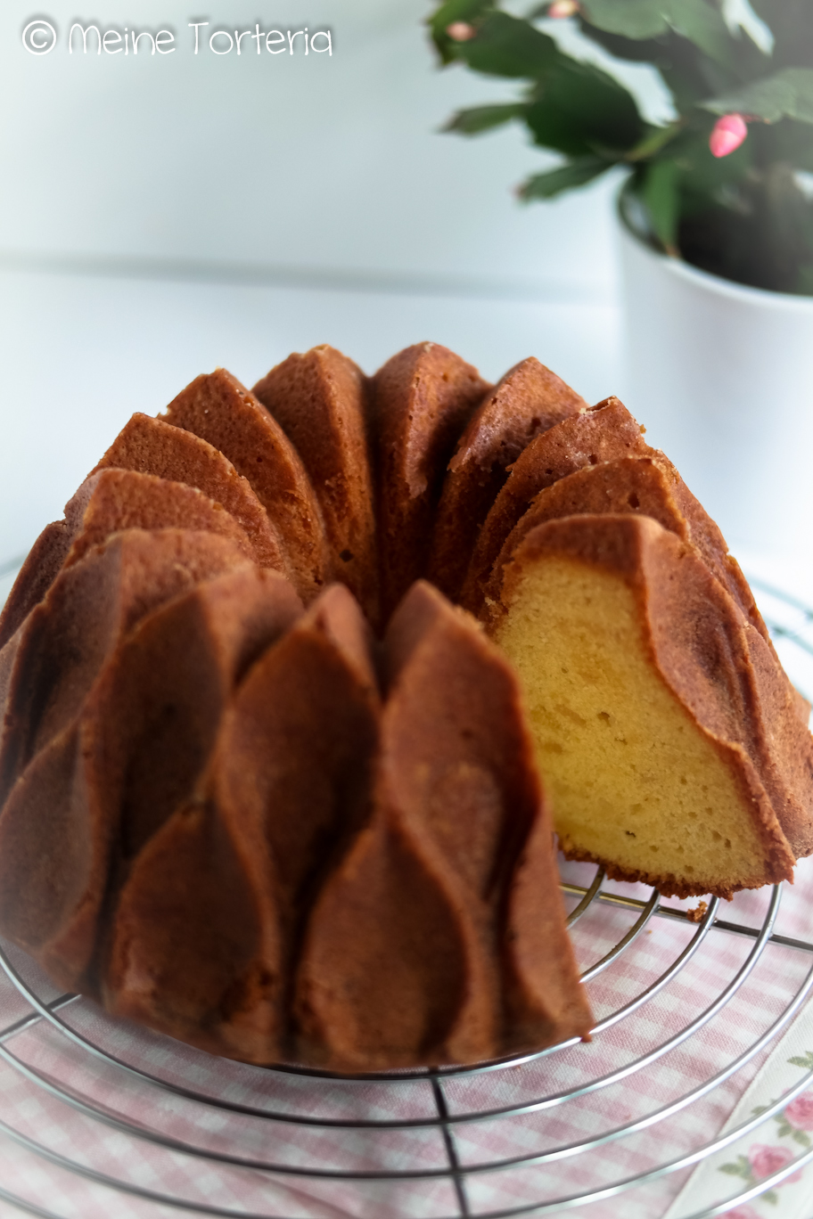 Marzipan-Gugelhupf ohne Backpulver, Natron oder Hefe