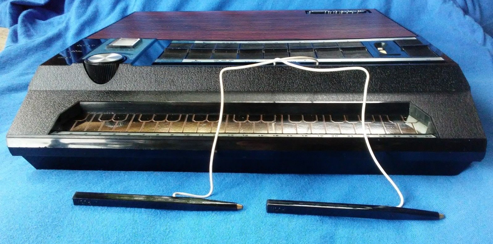 Стилофон это. Stylophone 350s. Stylophone 350s схема. Stylophone музыкальный инструмент. Стилофон 117б.