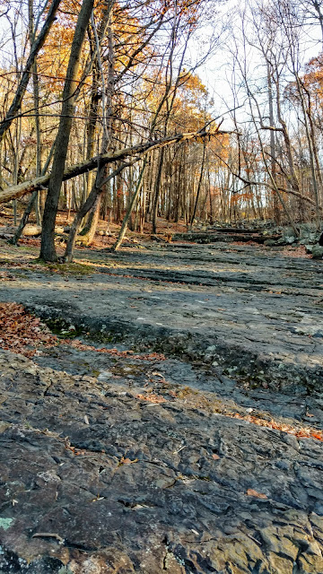 Каміння, що дзвенить. Рінгінг рокс парк. Пенсильванія (Ringing Rocks County Park, PA)