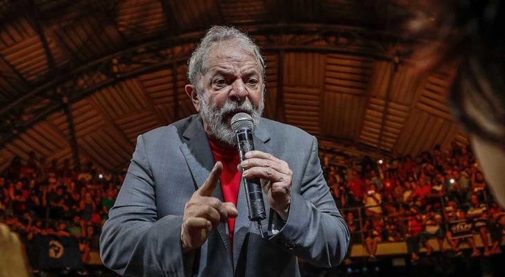 Preso há um mês, Lula diz em recado que é 'candidatíssimo'