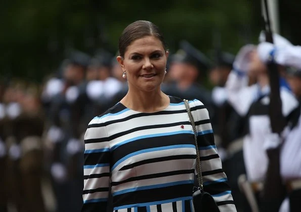 Crown Princess Victoria wore Dolce and Gabbana 3/4 length dress, Gianvito Rossi suede pumps and she carried Valentino Small chain shoulder bag