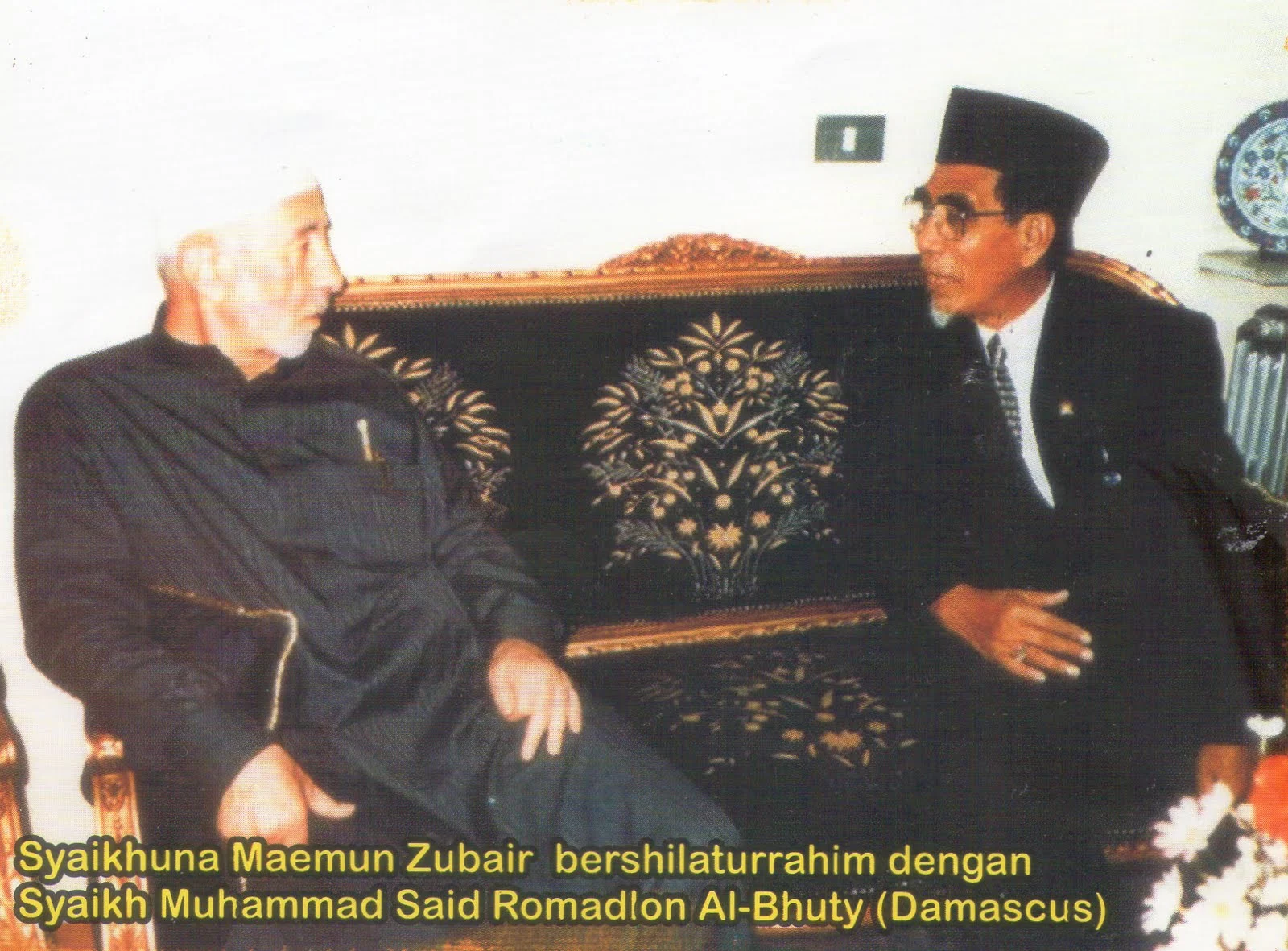 Foto-foto Mbah Maimoen bersama para ulama lainnya