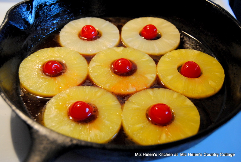 Old Fashioned Pineapple Upside Down Cake