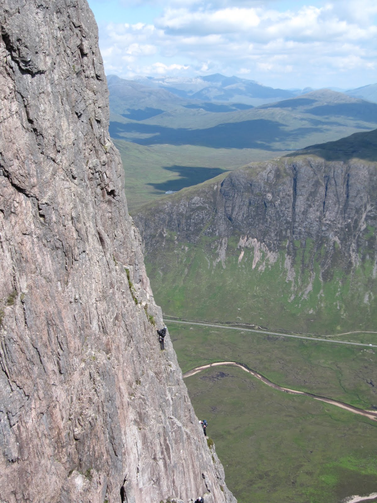 NOT QUITE - TOUCHING THE VOID: Curved Ridge, t - shirts and Baldrick ...