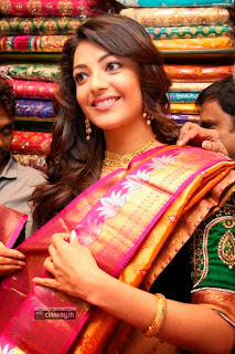 Kajal-Agarwal-Stills-in-Saree-at-Chennai-Shopping-Mall-Launch