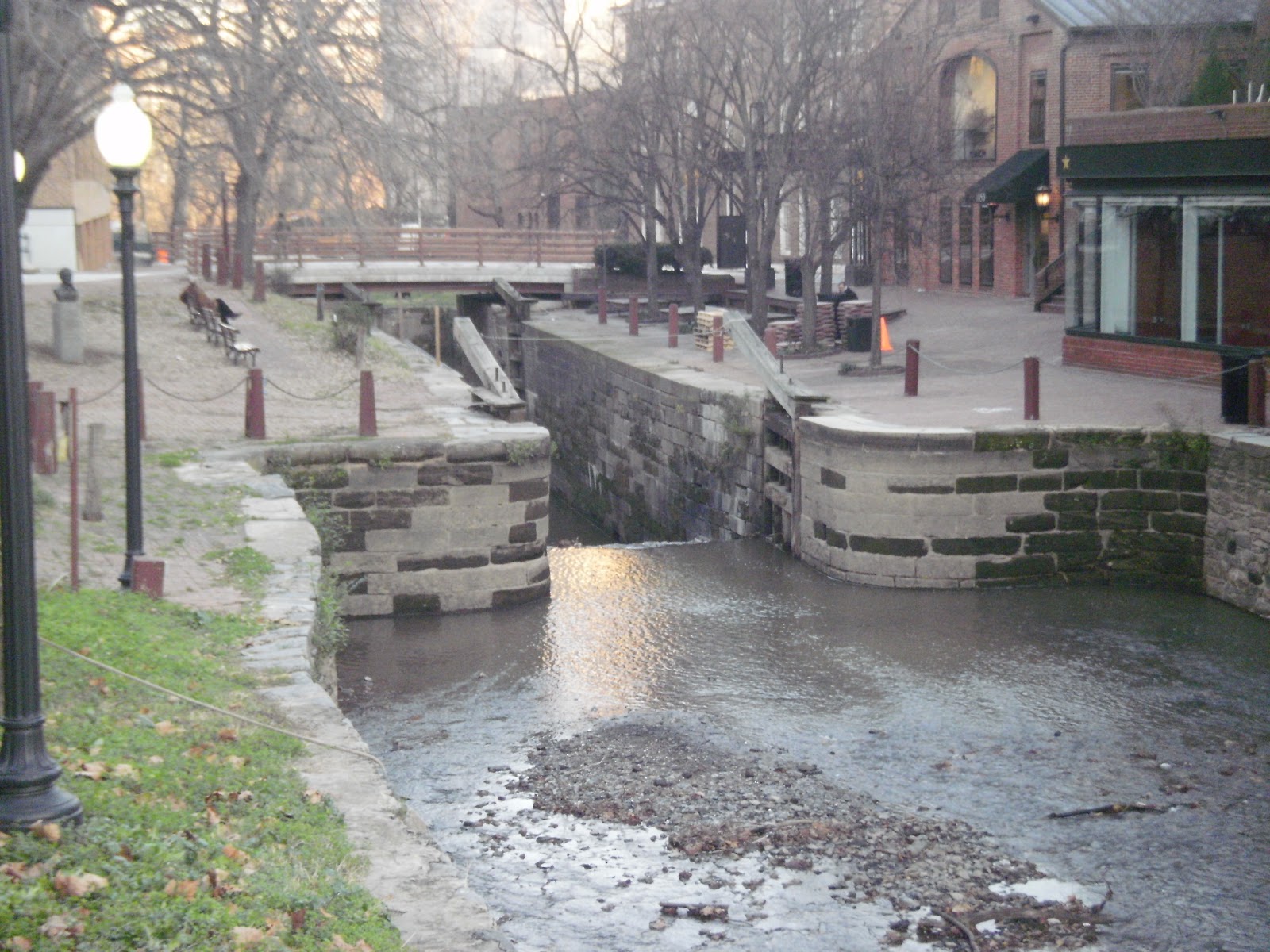 A Flâneur in Washington, DC Along the C&O Canal in