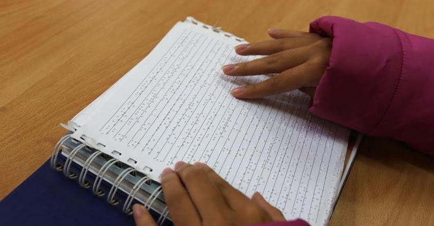 BNP presenta libros para lectura en Braille en la 23° FIL Lima 2018 - www.bnp.gob.pe BNP presenta libros para lectura en Braille en la 23° FIL Lima 2018 - www.bnp.gob.pe