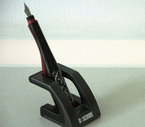 قلم عجيب يقوم بارسال لك الرساله للرقم الذي تريده Dscribe-digital-fountain-pen4