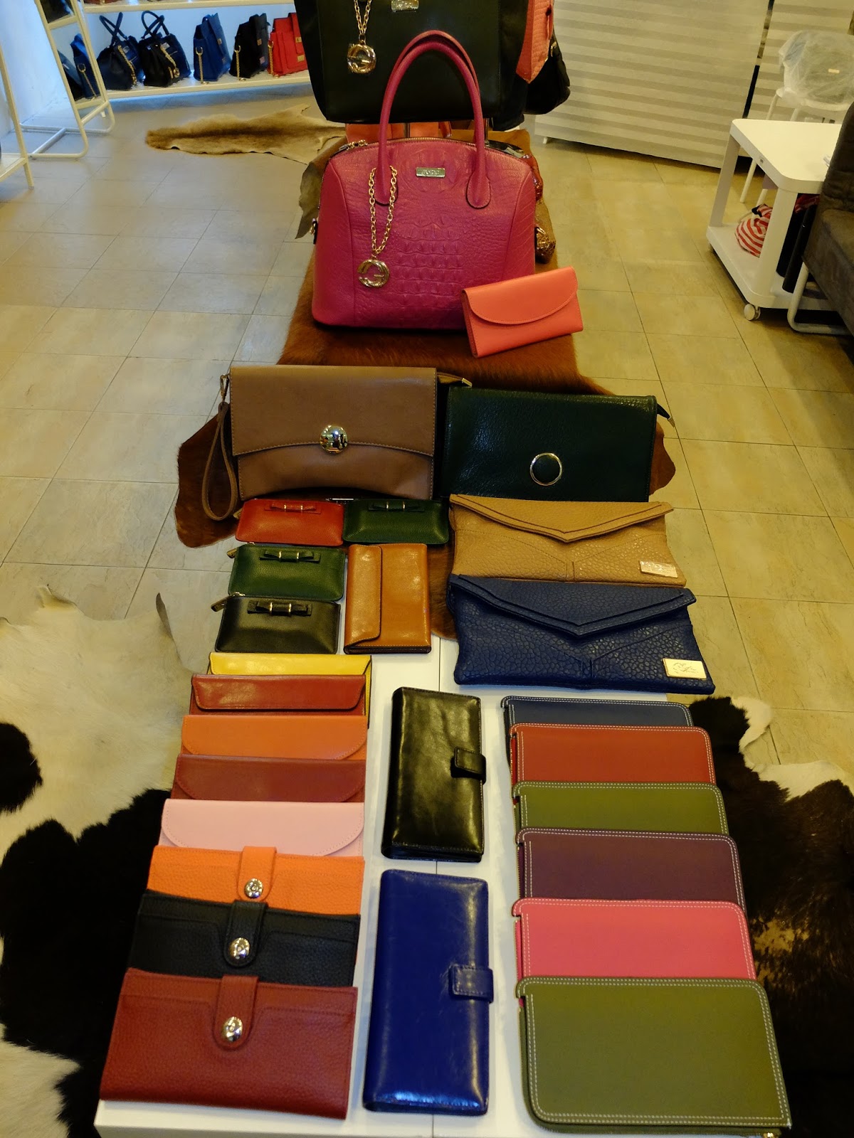 Kee Hua Chee Live! PANGOI IS MALAYSIA'S LATEST AND HOTTEST HOME GROWN BAG BRAND! FOUNDED, OWNED