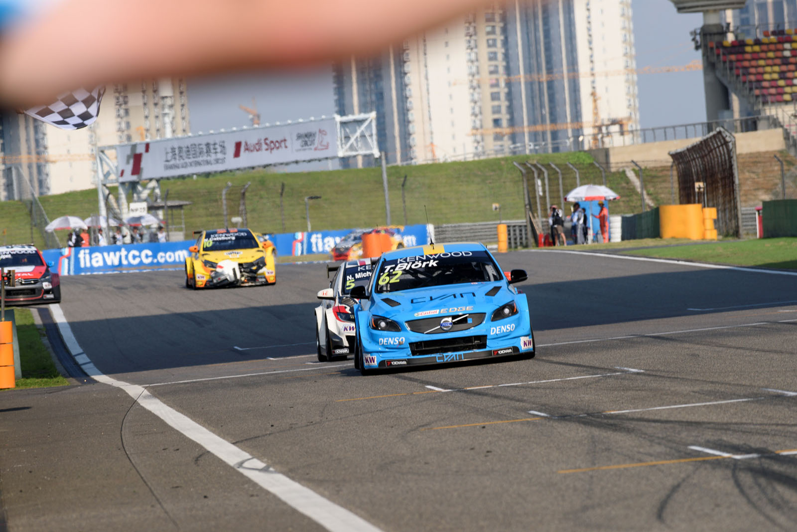 199381_Thed_Bj_rk_claims_maiden_WTCC_victory_on_a_historic_weekend_for_Polestar.jpg