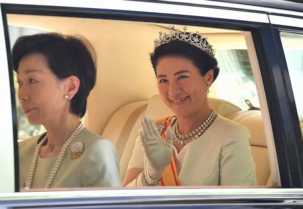 Emperor Naruhito and Empress Masako. Crown Princess Kiko, Princesses Mako and Kako. The Imperial women are wearing tiaras