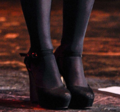 Celebrity Legs and Feet in Tights: Meghan Trainor`s Legs and Feet in ...
