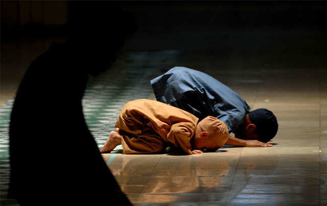 http://2.bp.blogspot.com/-ROLi7lPxkgM/TxJtKP5MfEI/AAAAAAAABbQ/qSE2ndG-gDc/s1600/anak-sholat-di-masjid.jpg