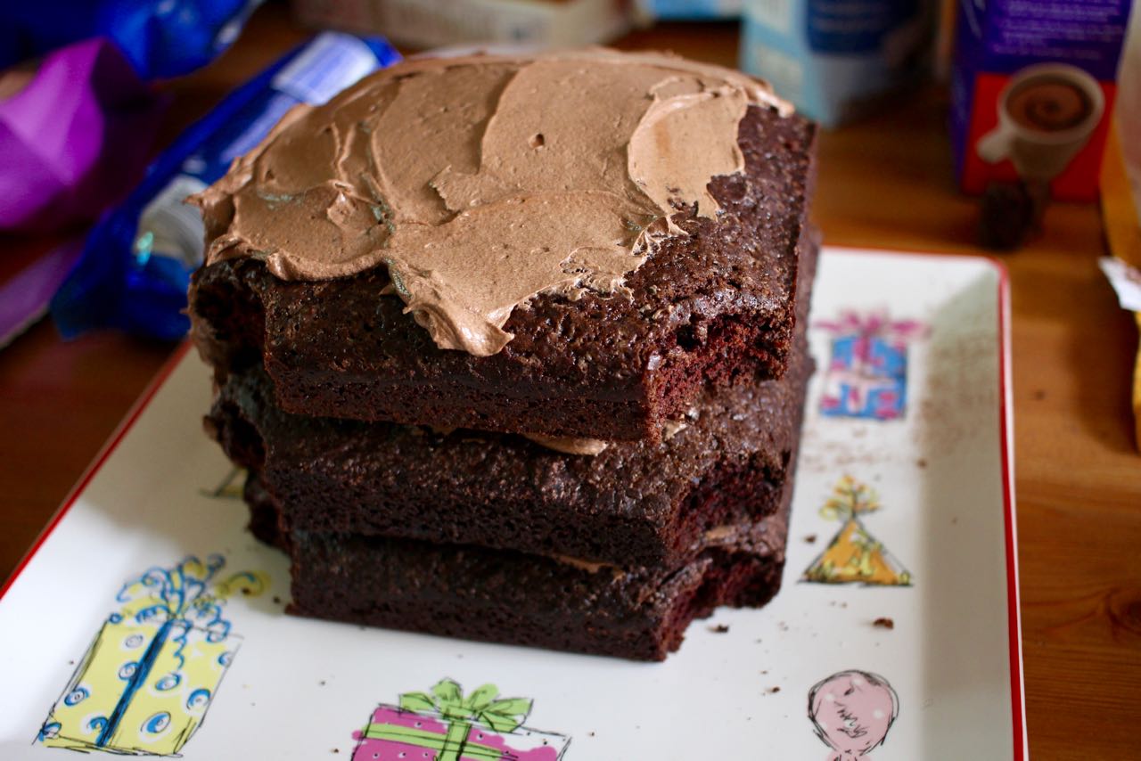 Green Gourmet Giraffe Chocolate lovers medieval castle cake step by step