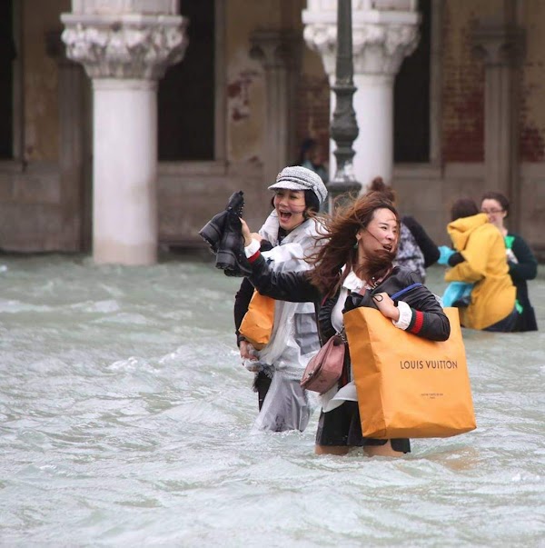 FOTOS: calles de venecia italia se convirtieron en rio por las inundaciones. FOTOS: calles de venecia italia se convirtieron en rio por las inundaciones.