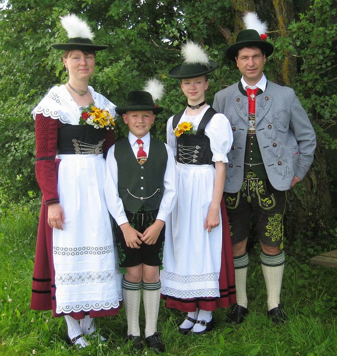 FolkCostume&Embroidery: Overview of the Folk Costumes of Germany