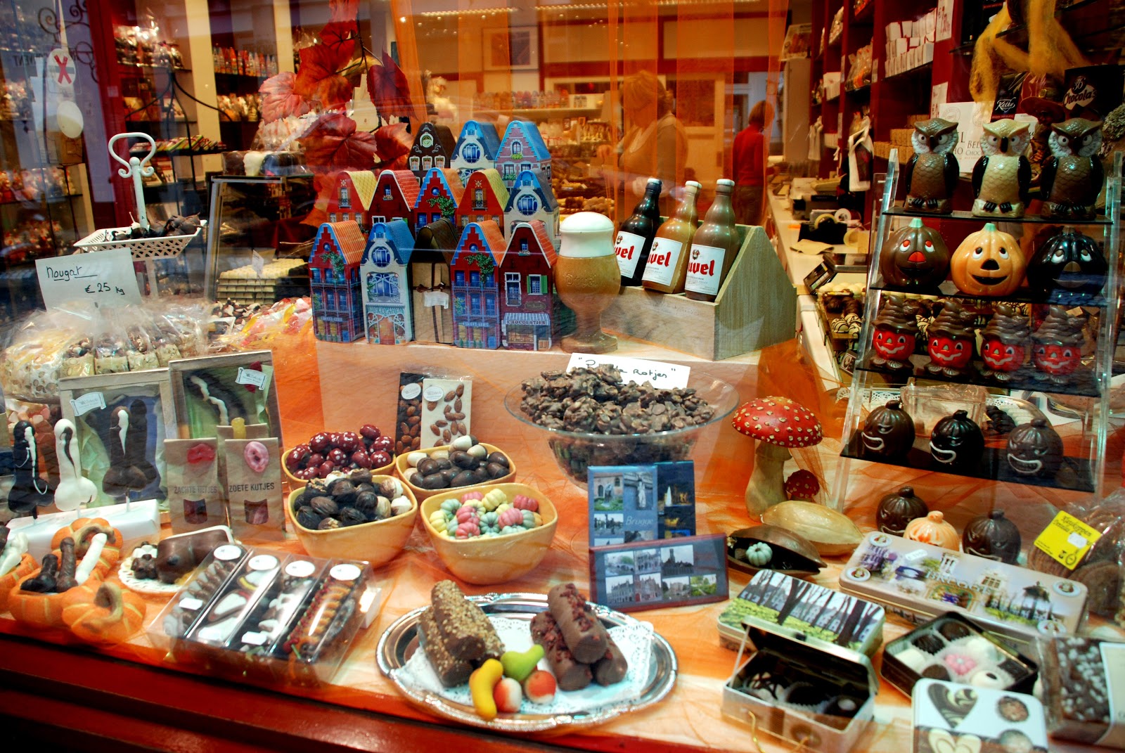 Hülya�nın Valizi ÇİKOLATA KOKULU SOKAKLAR BRUGGE