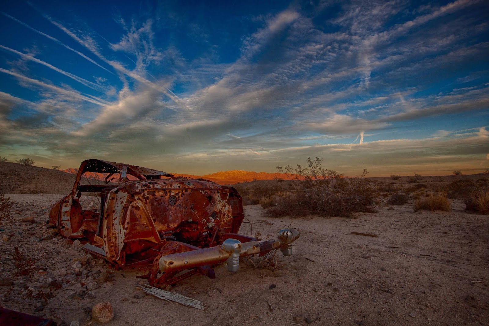 Rusty life. Rust пустыня. Раст красивый Кадр. Desert Raiders Rust. Rust real Life.