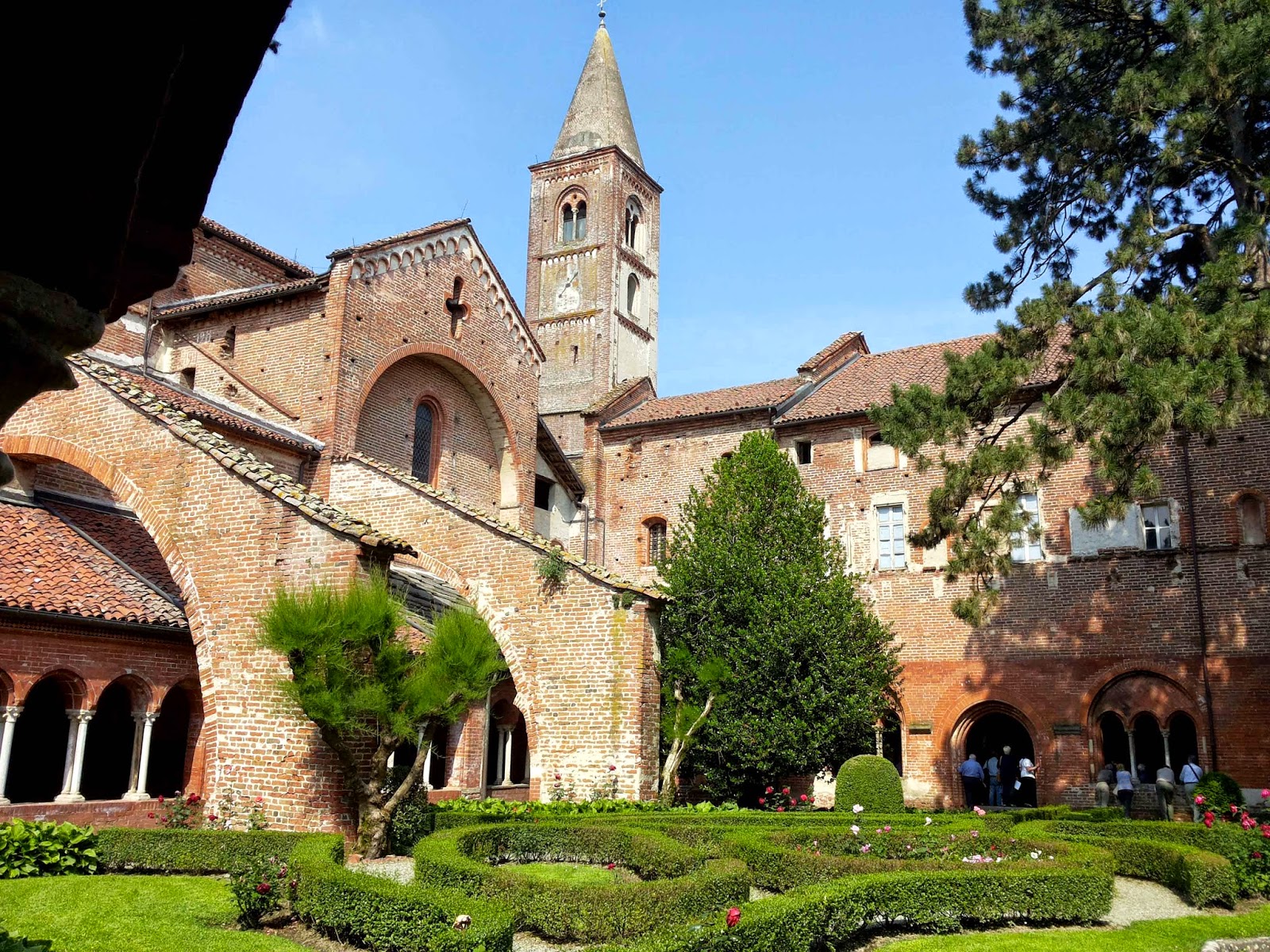 abbazia staffarda saluzzo