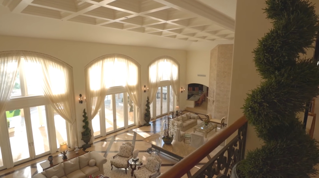 Tour Coachella Valley, CA Luxury Classic Mansion vs. 19 Interior Design Photos