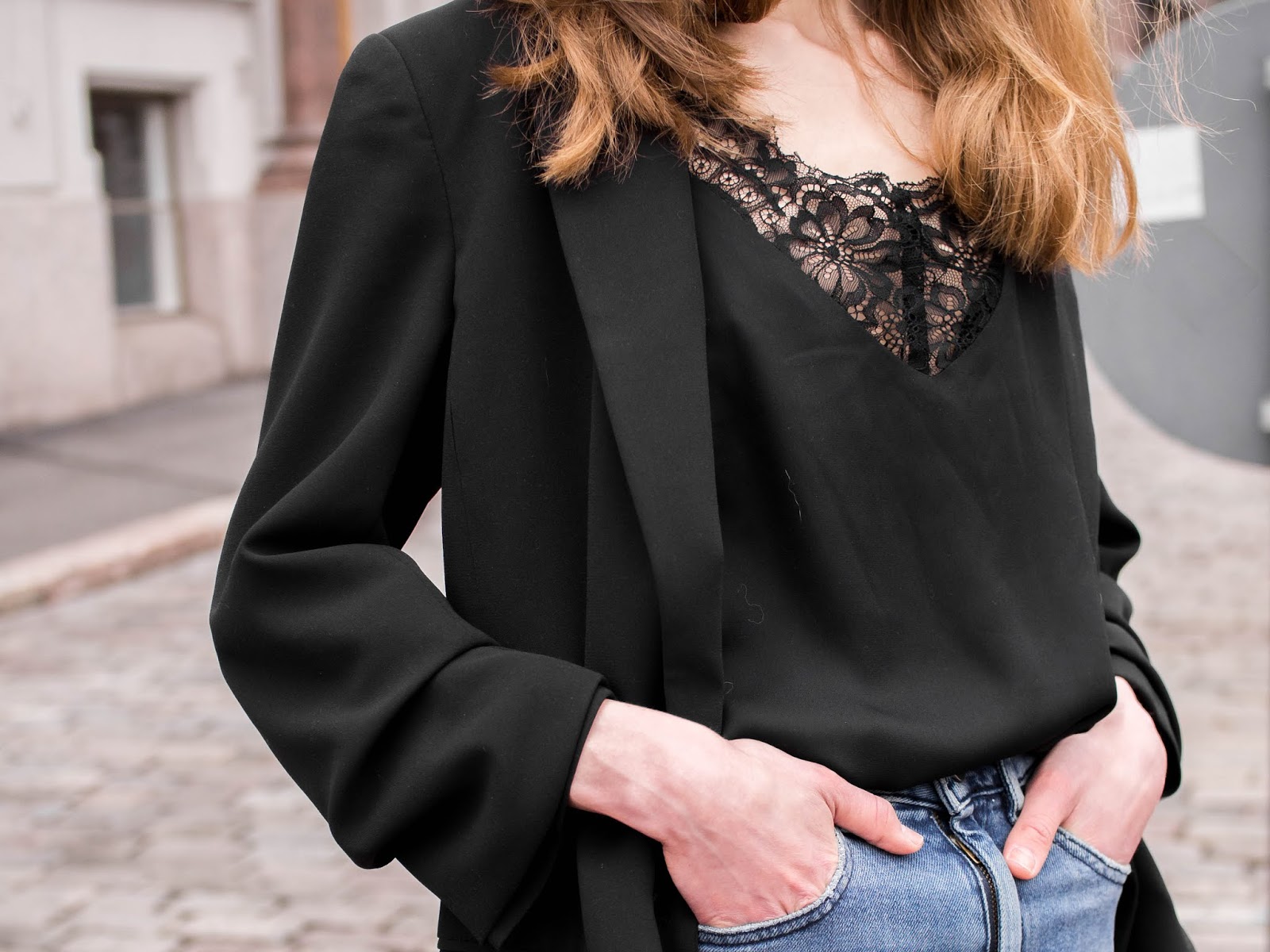 Fashion details: black lace camisole - Yksityiskohtia: musta pitsitoppi