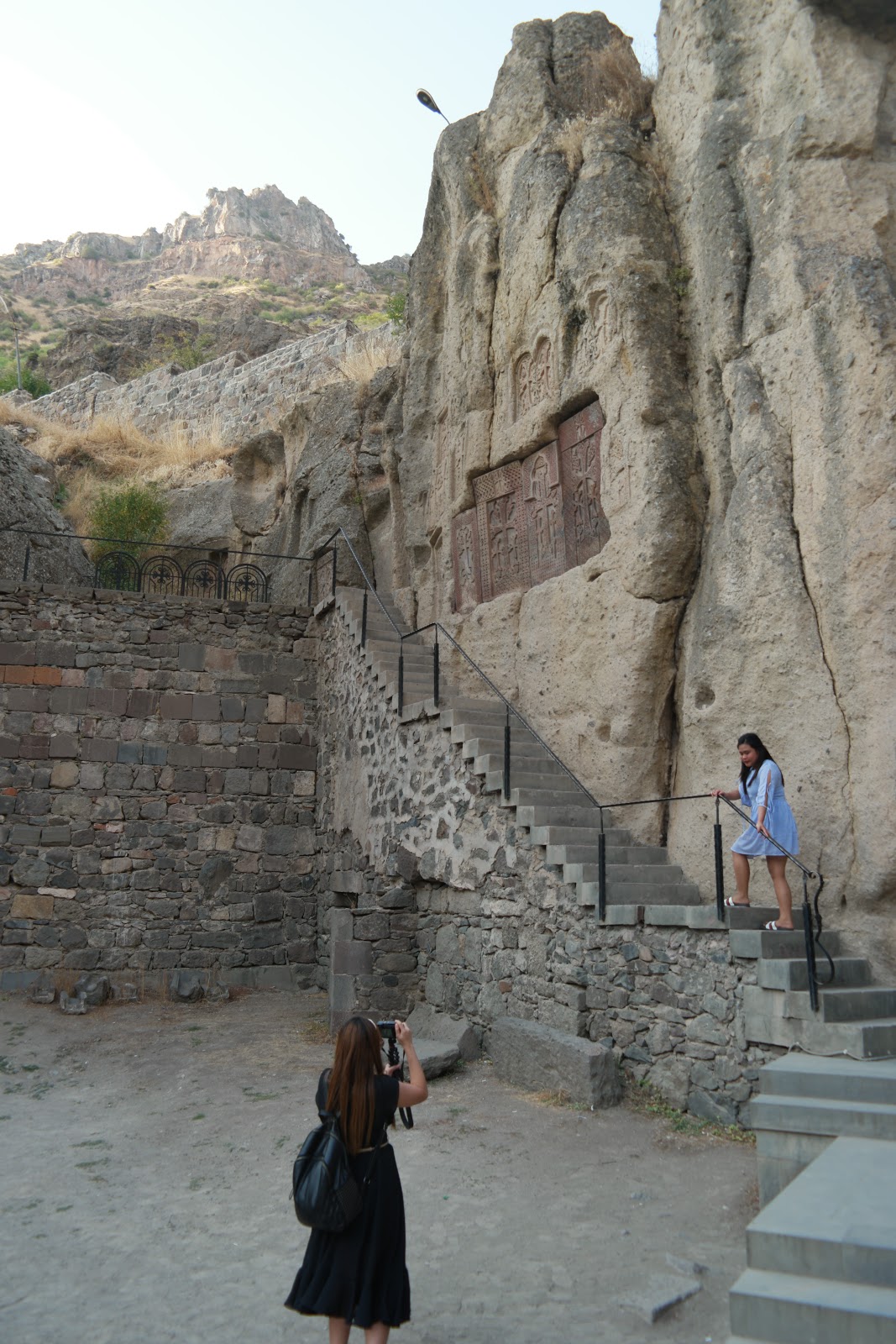 18 24 Kloster Geghard Garni Tempel Orgelpfeifen Im Fels Radio