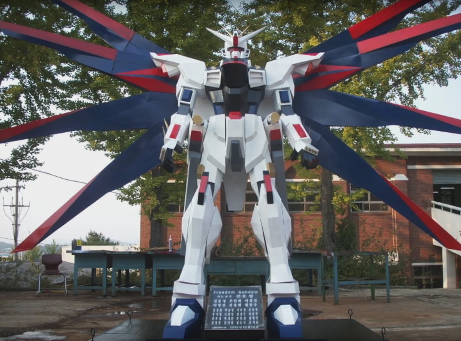 GUNDAM GUY 3 Meters Tall Freedom Gundam Statue Custom Build (Korea)