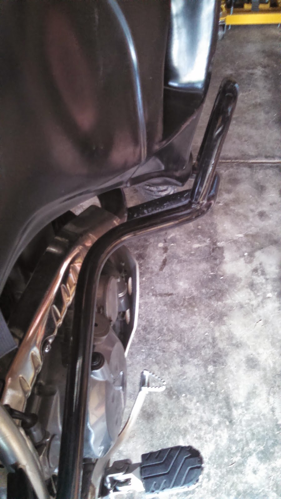 Crash Bars With Ims 10g Tank Gen 2 Klr Klr650 Net Forums Your Kawasaki Klr650 Forum Resource The Original Klr650 Forum