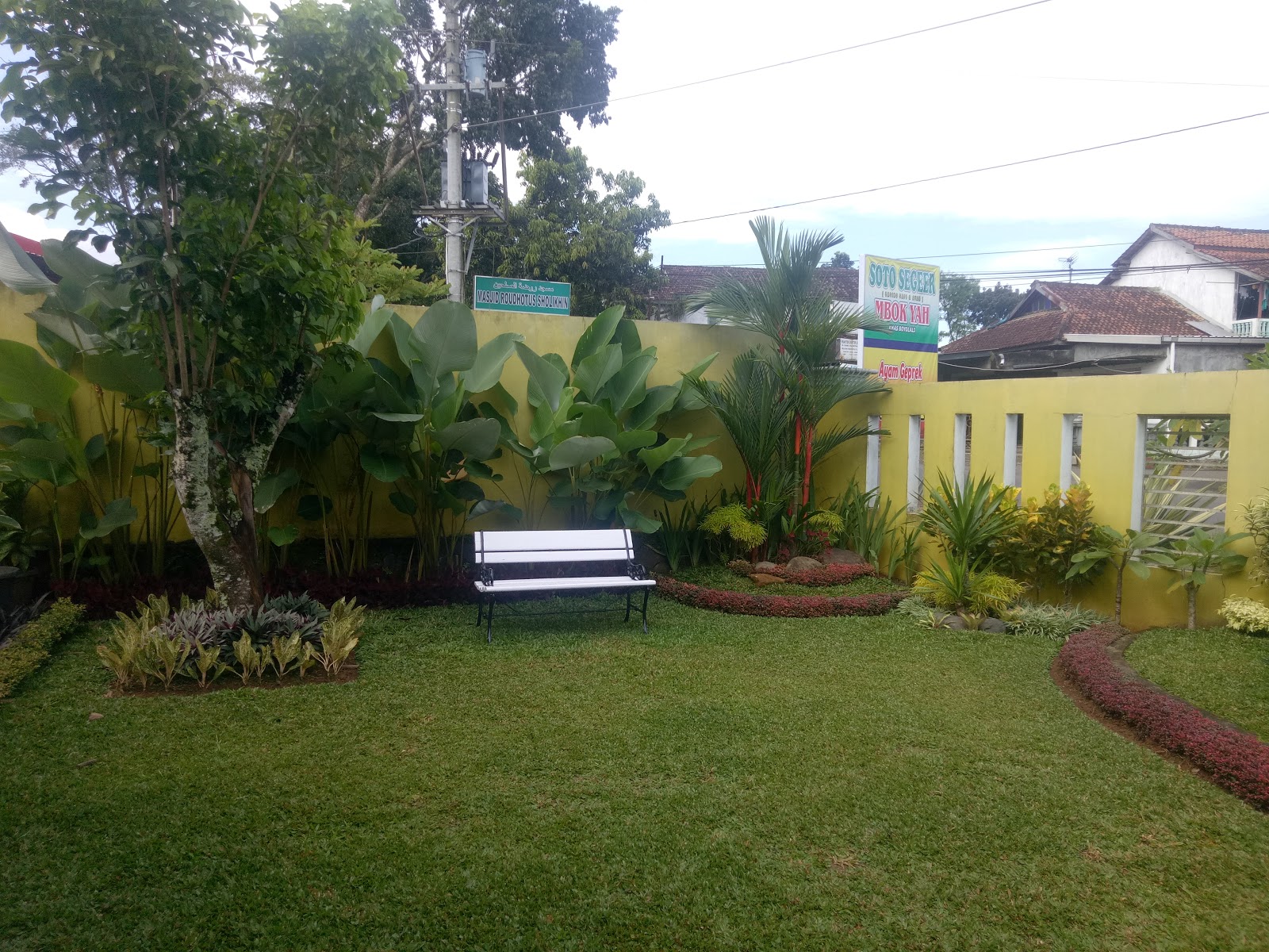 DESAIN TAMAN INSPIRASI RUMAH ANDA ~ SINOX NURSERY