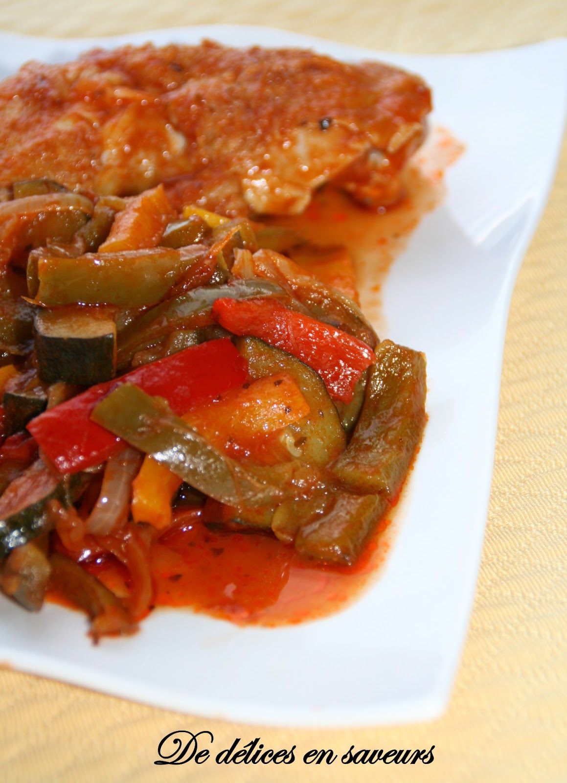 De délices en saveurs: Cuisses de poulet aux courgettes, poivrons et ...