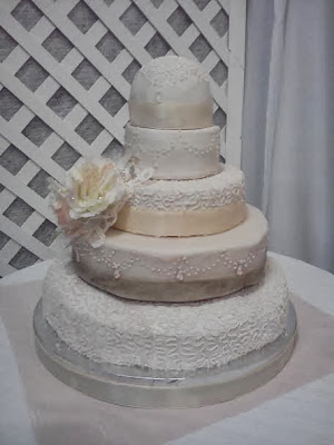 secret message wedding cake