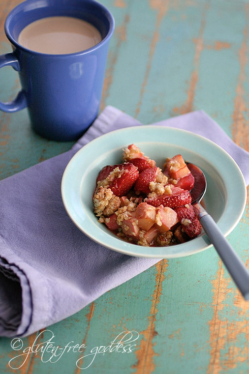 gluten-free strawberry rhubarb crisp crumble with quinoa flakes