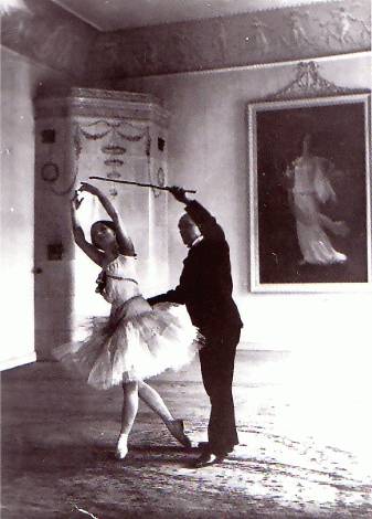 En Pointe School of Ballet: The Cecchetti Method