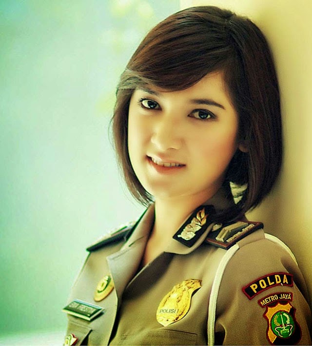 Model Rambut Pendek Wanita Ala Polwan Model Rambut Terbaru jpg (640x709)
