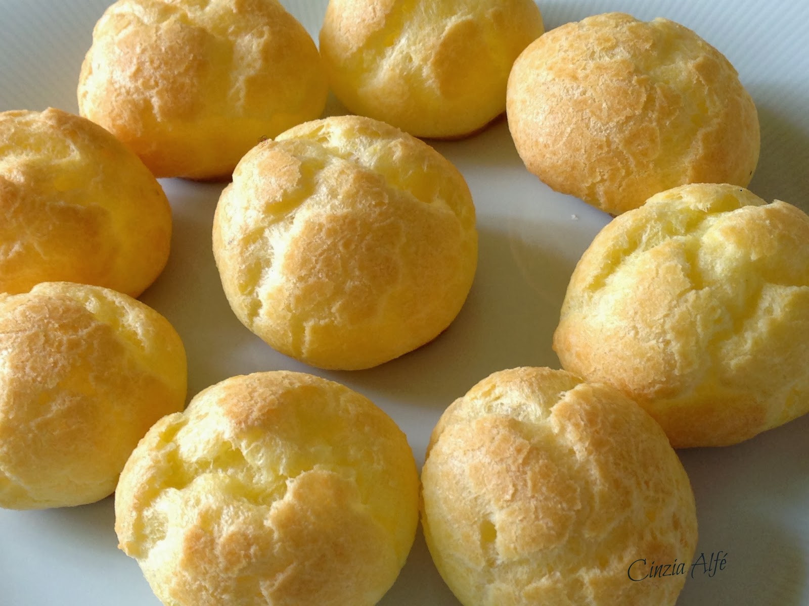 BIGNE' di pasta choux di Luca Montersino con crema chantilly e crema