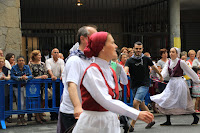 Misa y aurresku en el día grande de las fiestas de Barakaldo