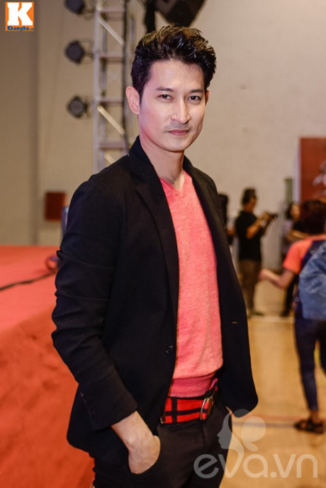 Huong Giang Idol vang mat, Tien Dat choi troi voi 