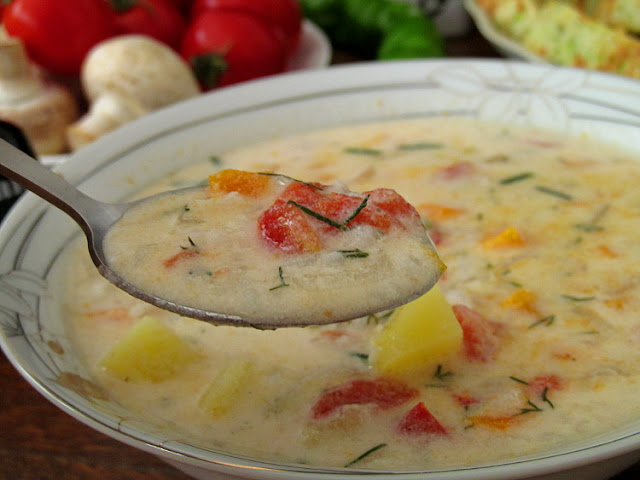 Сметанный суп с рисом и овощами