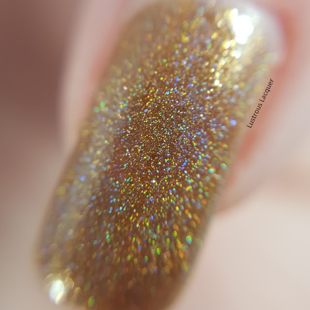 Rich-caramel-brown-linear-holographic-nail-polish
