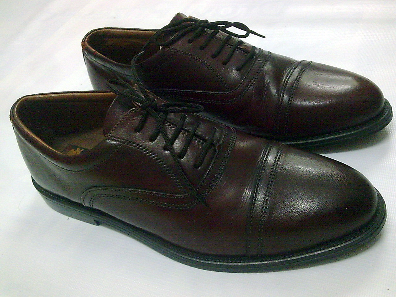 CLARKS DARK BROWN SHOES SIZE 9 (SOLD) ~ different class bundle