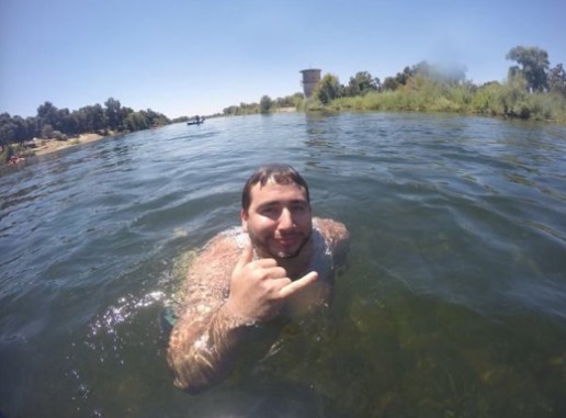 Terjumpa GoPro Di Sungai Sewaktu Berkayak, Lelaki Ini Kongsi Gambar Untuk Mencari Pemilik GoPro Ini