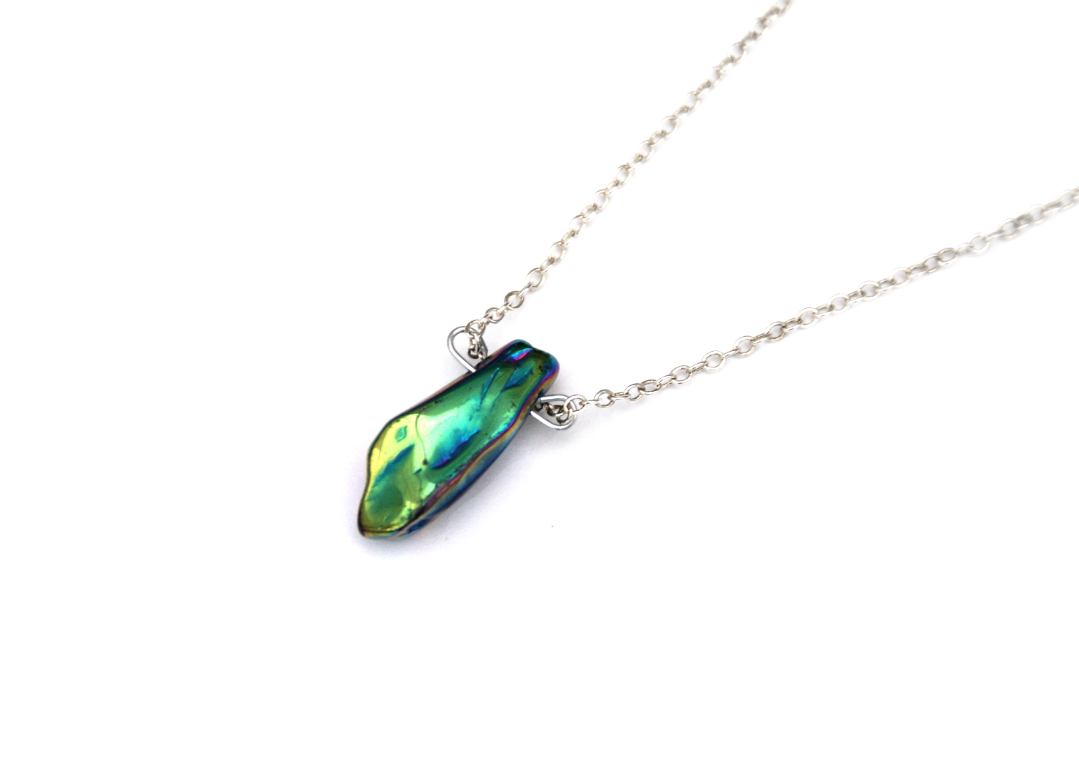 https://www.etsy.com/uk/listing/208225408/green-titanium-mineral-necklace-aurora