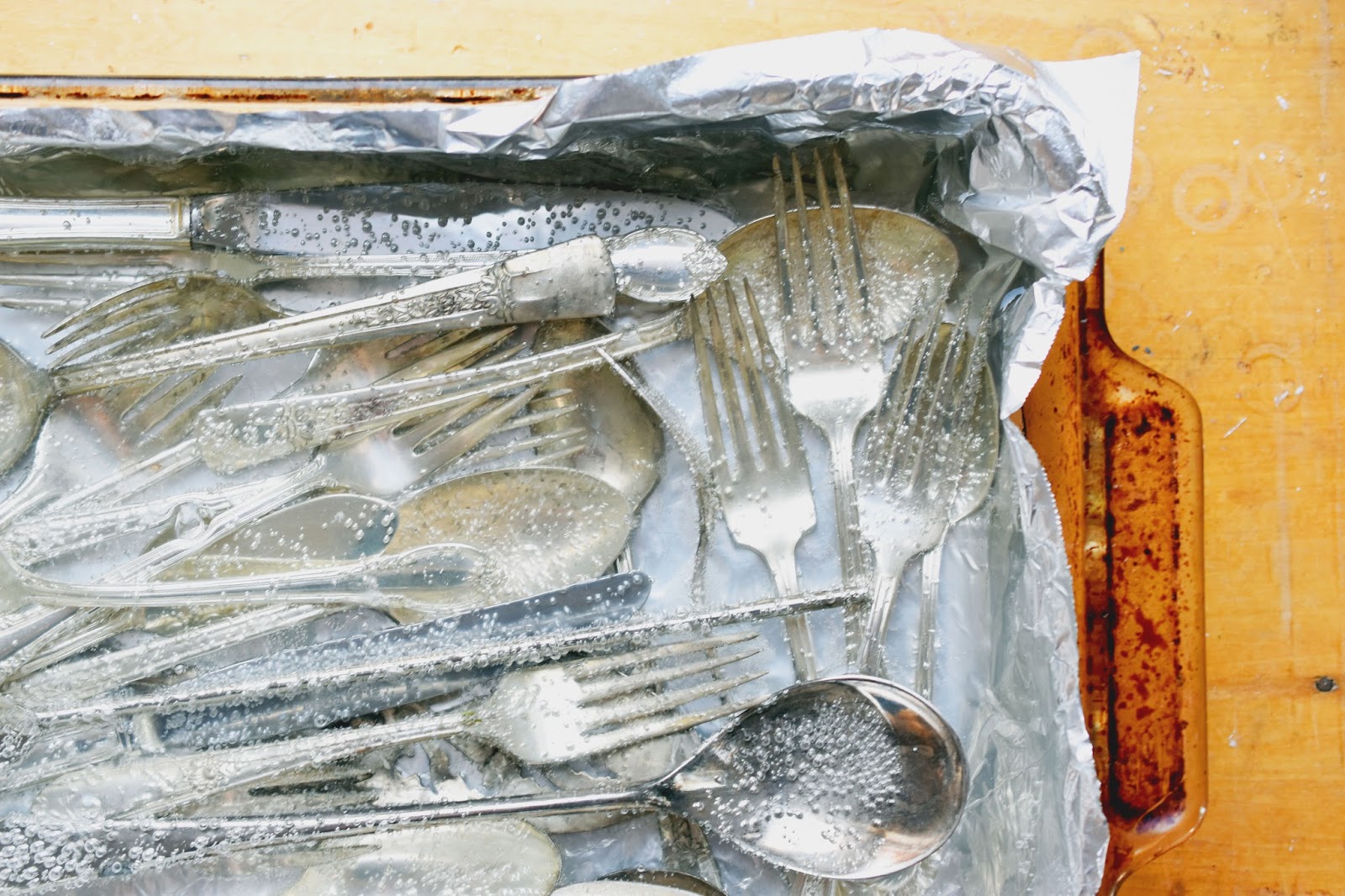 Woman In Real Life The Art Of Everyday How To Clean Here S What Not To Do Get So Impatient That You Cram A Whole Bunch Of Your Cutlery Into The Dish Ideally Pieces Flatware Should Be Touching