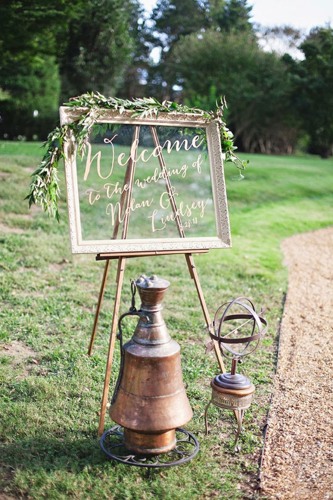12 Delightful Ways To Use Wedding Signs Throughout Your Wedding - Welcome Guests