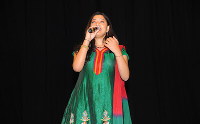 singer geetha madhuri at eega audio launch hot images