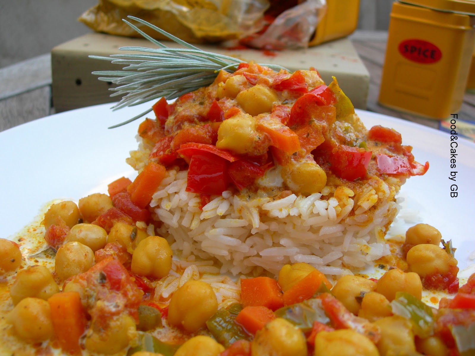 FOOD & CAKES Curry de arroz Basmati con garbanzos y verduras (London