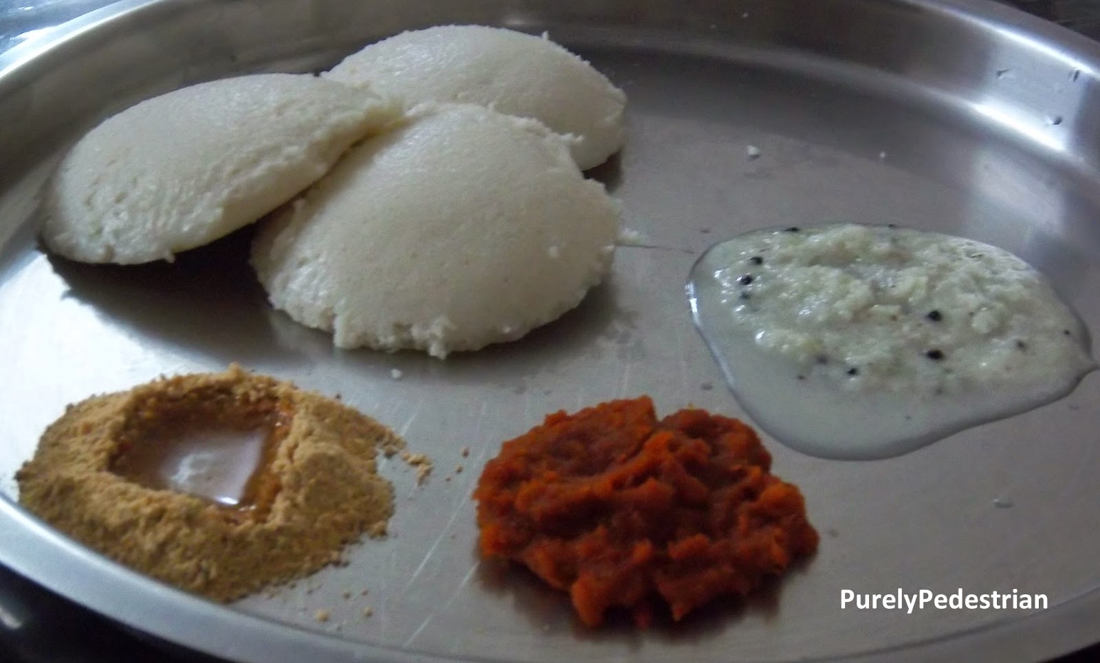 Purely Pedestrian Ulli Chammanthi / Onion Chutney