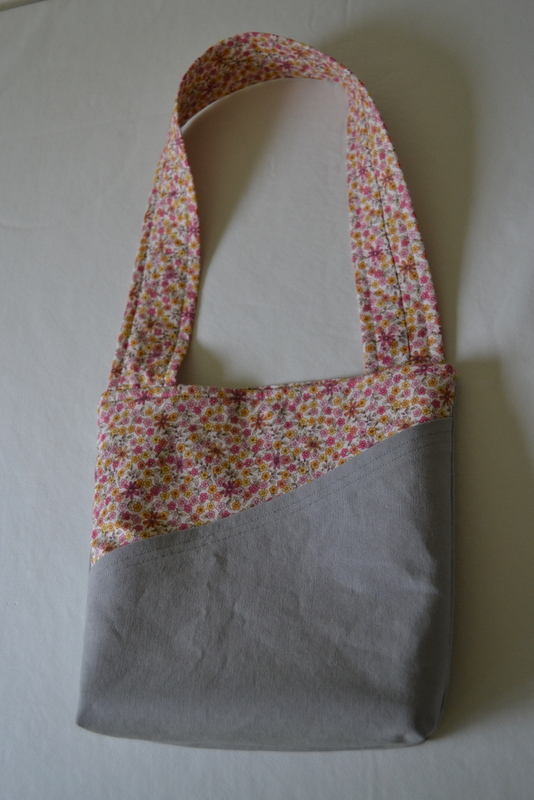 handmade mommy: The Not-A-Diaper-Bag Purse & Giveaway