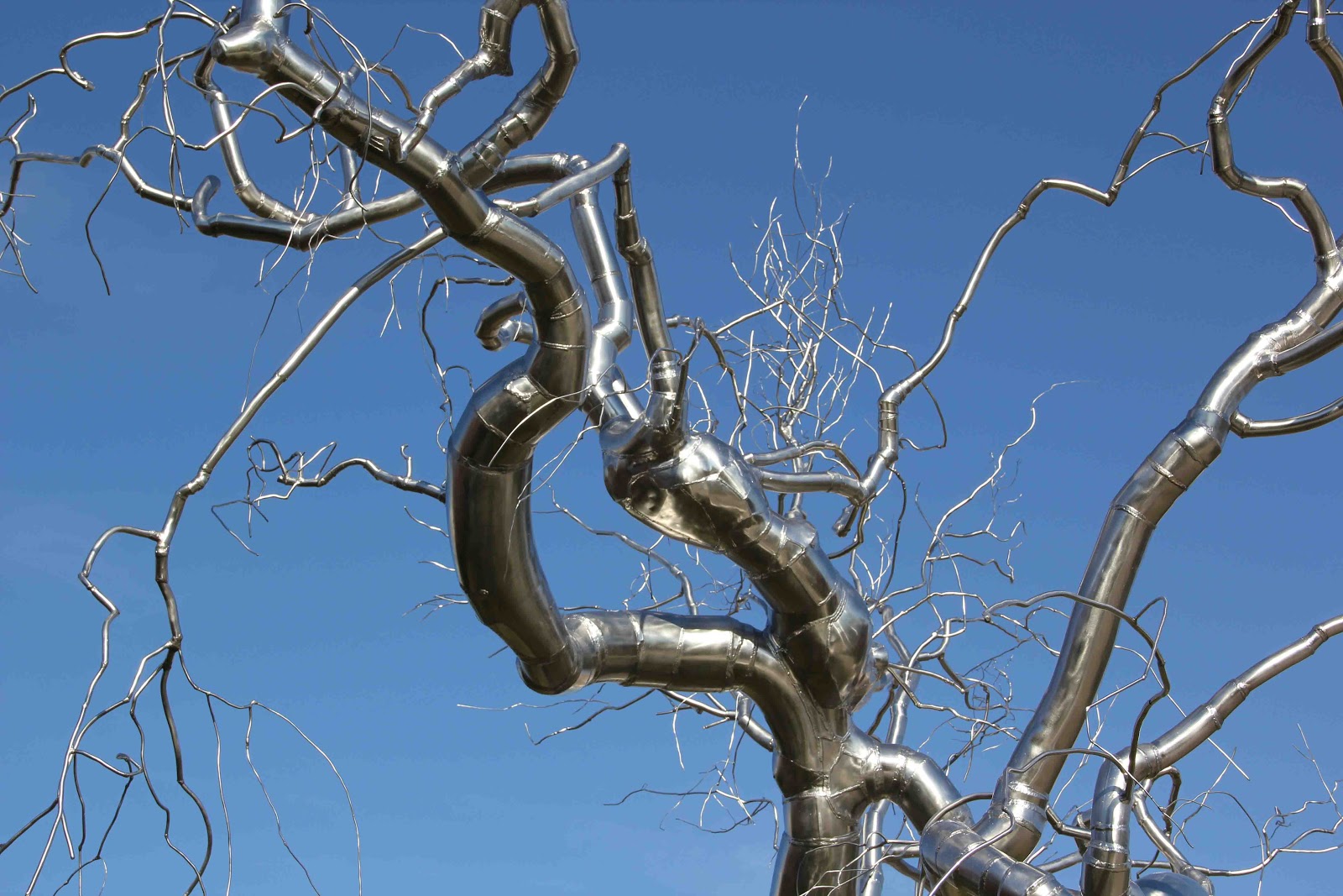 Дерево из металлической трубы своими руками