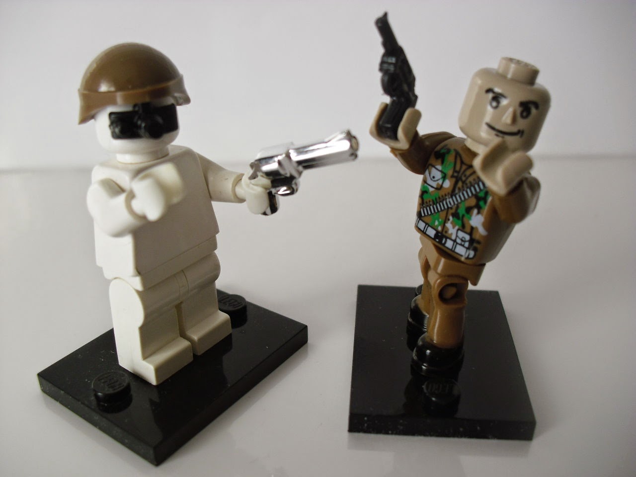 Bricks Mix Toys: Minifig review : COBI Small Army Series 4